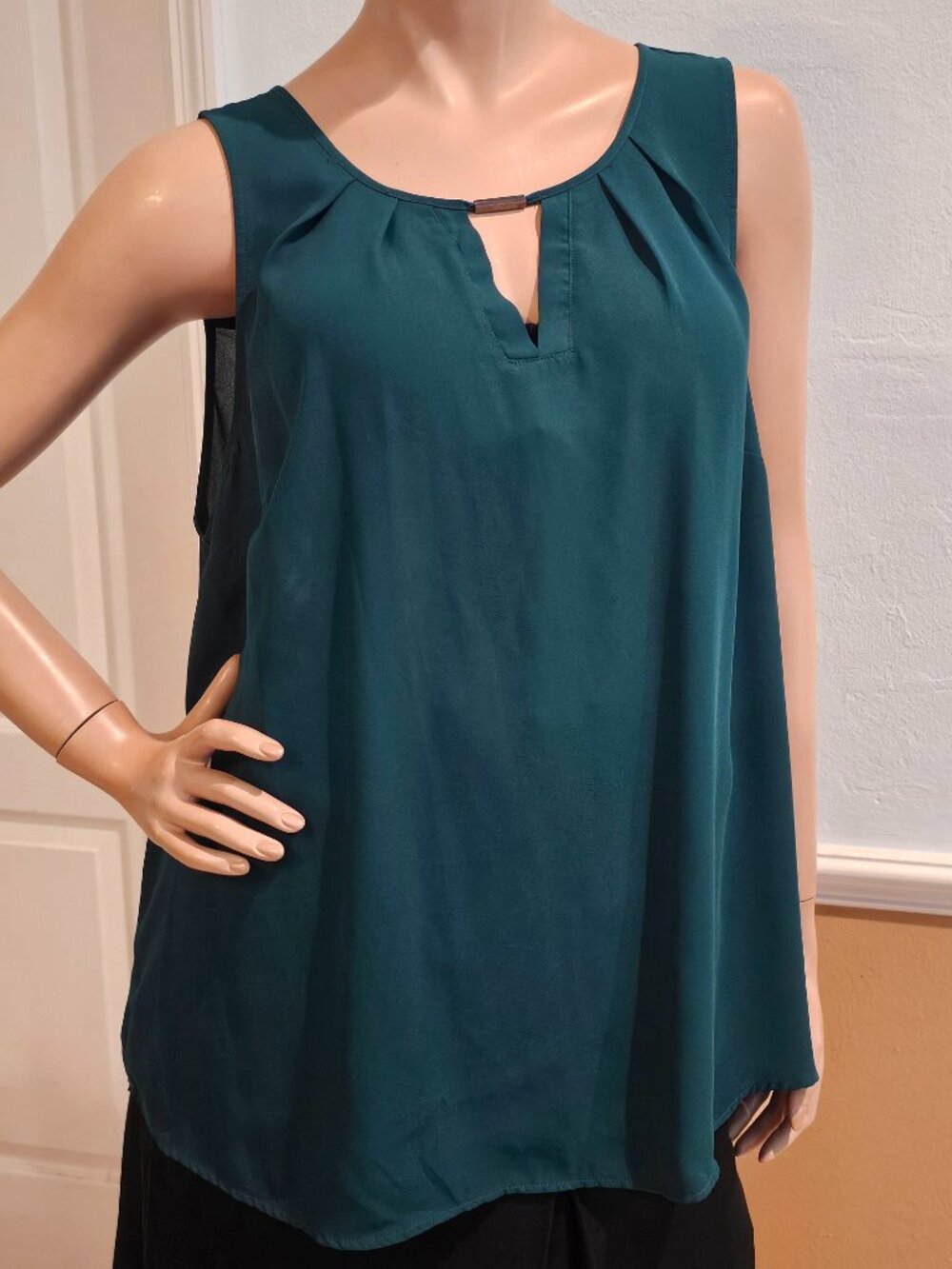 Torrid Size 1 Evergreen Green Sleeveless Dress Top